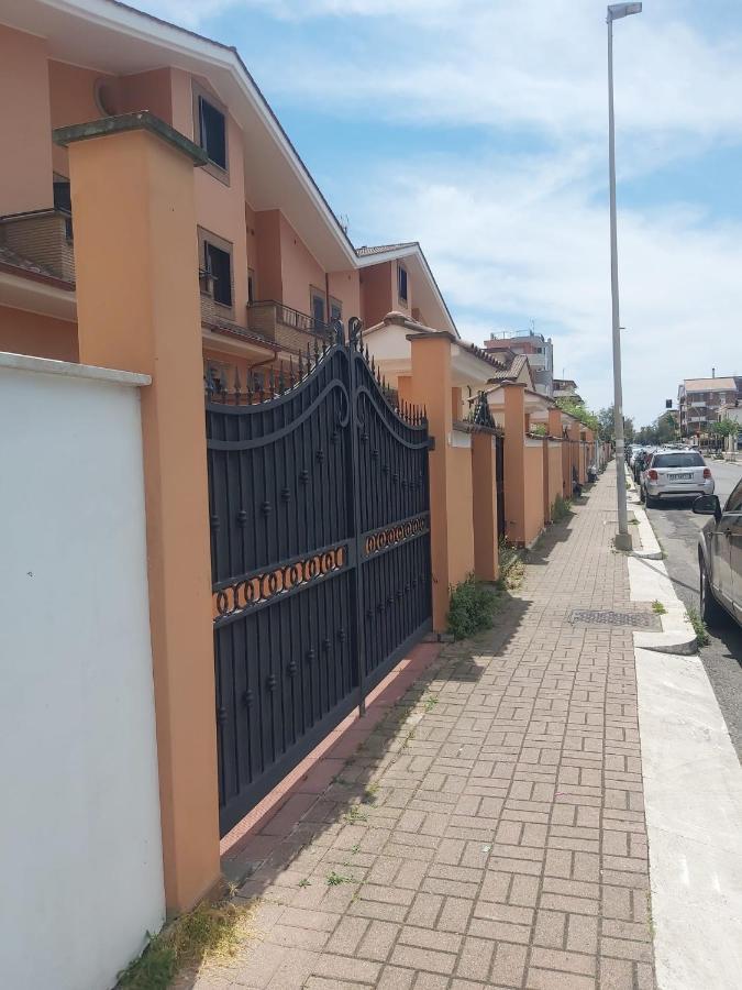 Casa Vacanza Indaco Fiumicino Exterior foto